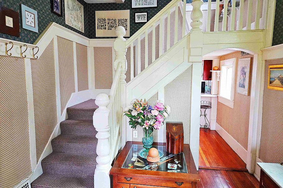1055 E 11th Avenue Vancouver, BC - 8