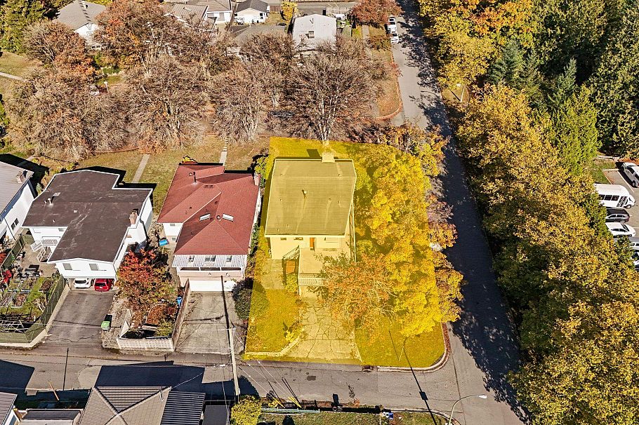 7649 Vivian Drive Vancouver, BC - 3
