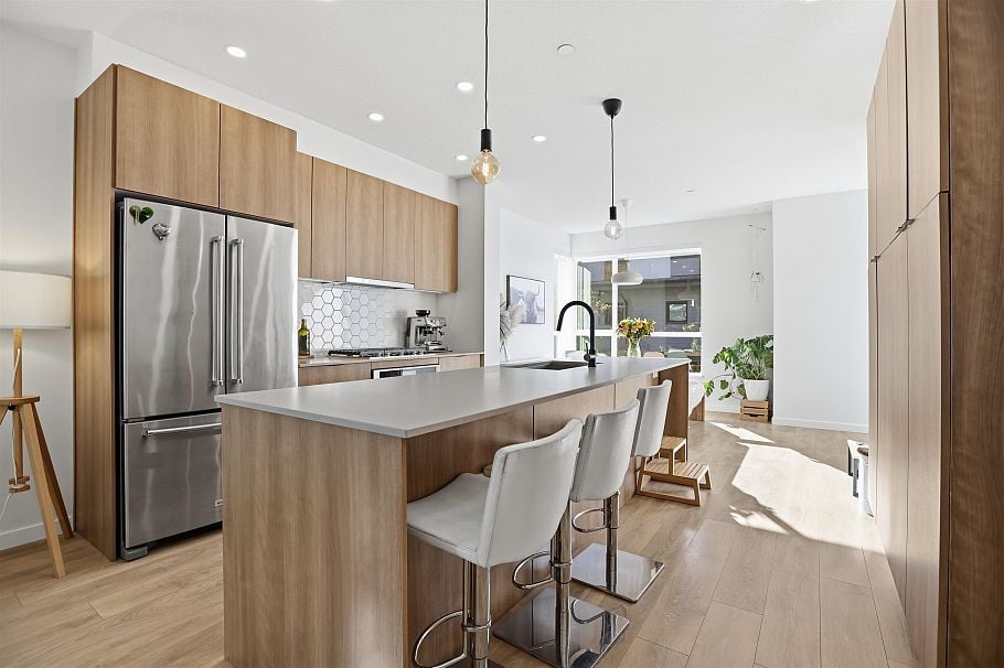 24 533 E 3rd Street North Vancouver, BC - 5