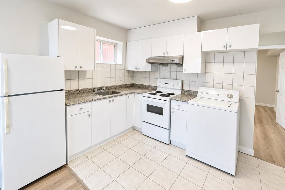 939 E 26th Avenue Vancouver, BC - 6