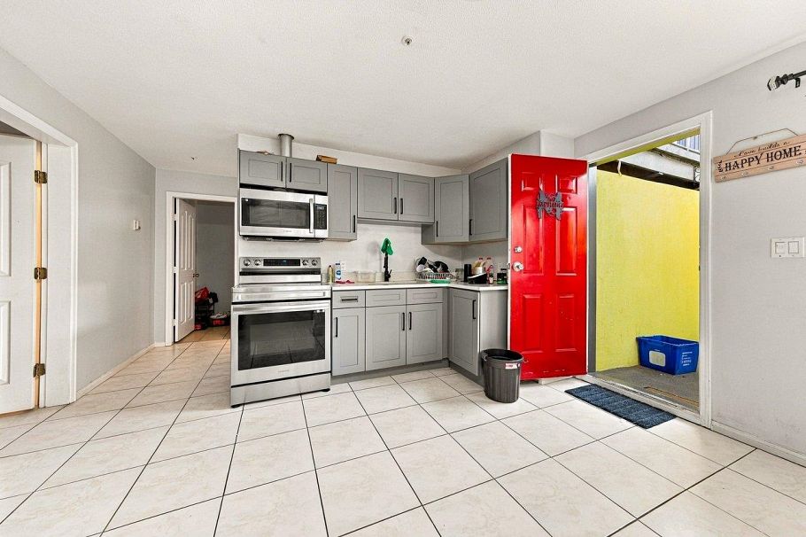 3895 Glendale Street Vancouver, BC - 35