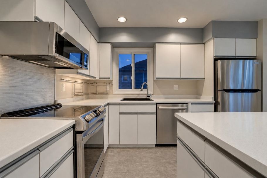 304 223 E Keith Road North Vancouver, BC - 8