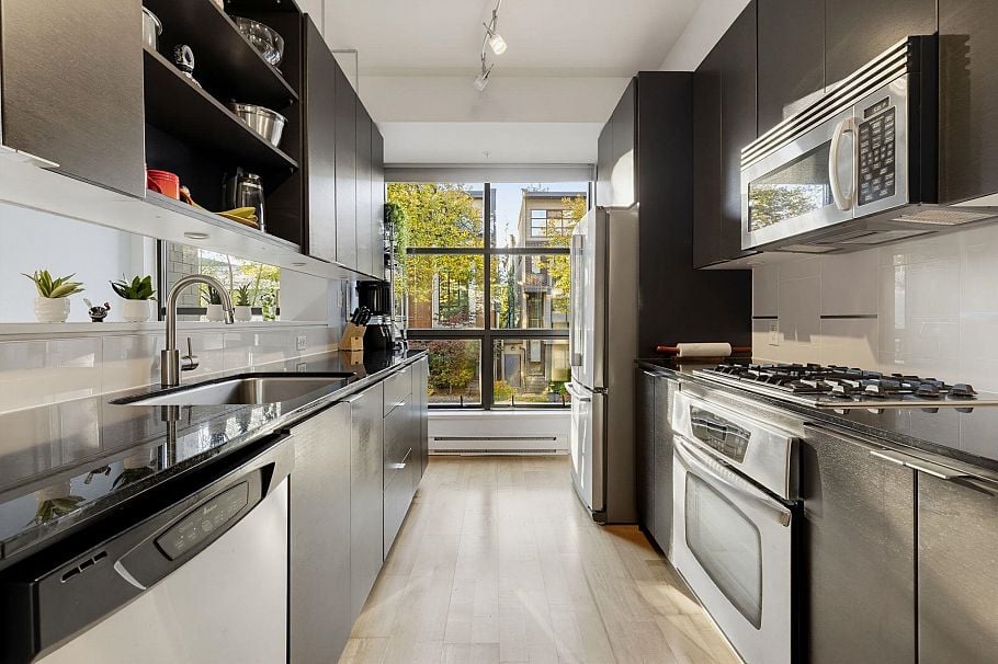 3742 Commercial Street Vancouver, BC - 3