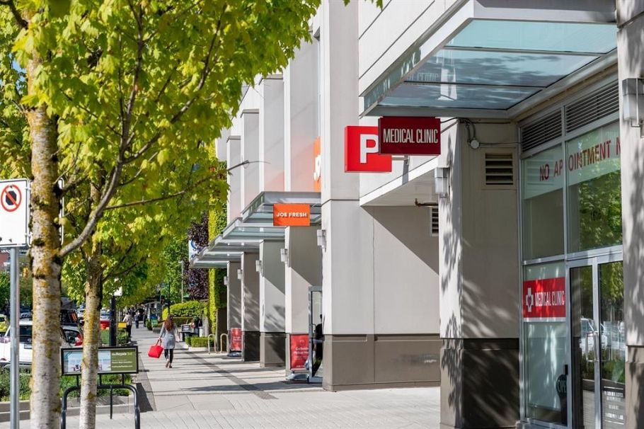 405 120 W 16 Street North Vancouver, BC - 26
