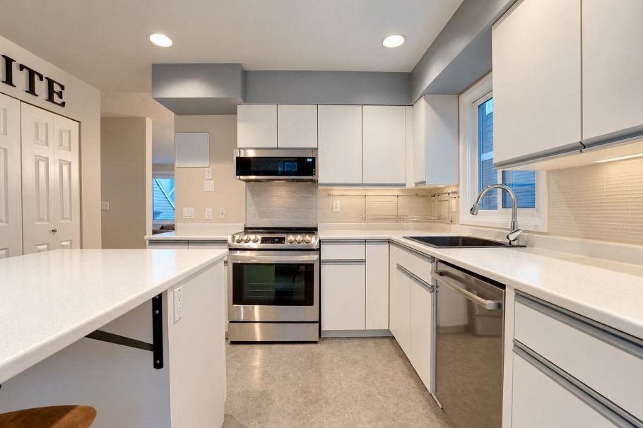 304 223 E Keith Road North Vancouver, BC - 10
