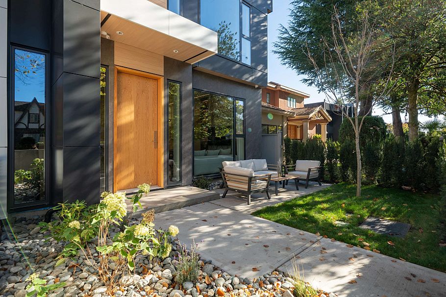 1 6898 Adera Street Vancouver, BC - 2