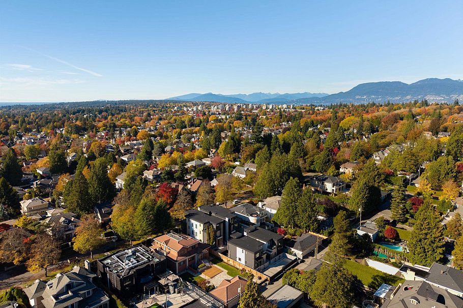 1 6898 Adera Street Vancouver, BC - 12