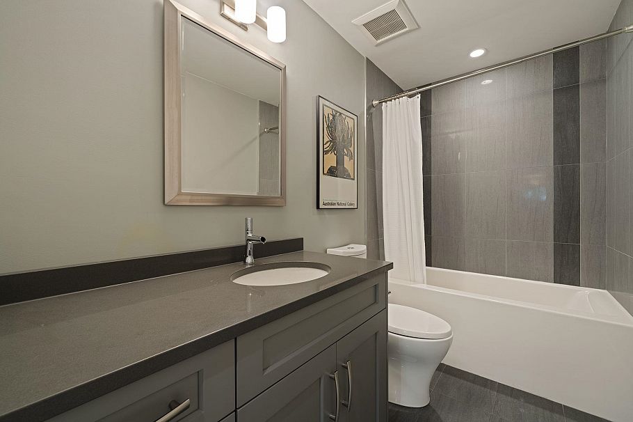 330 W 14th Avenue Vancouver, BC - 33
