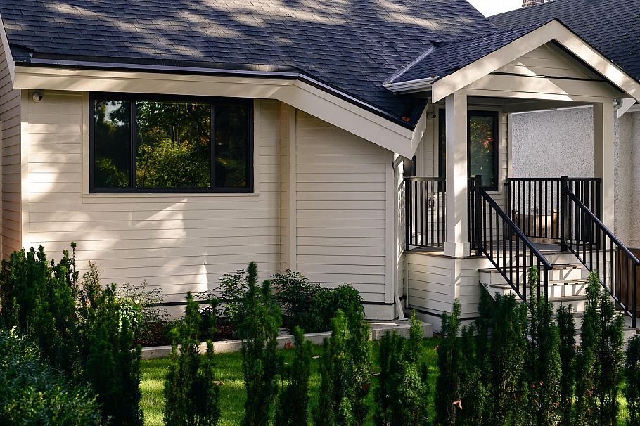3415 W 24 Avenue Vancouver, BC - 3