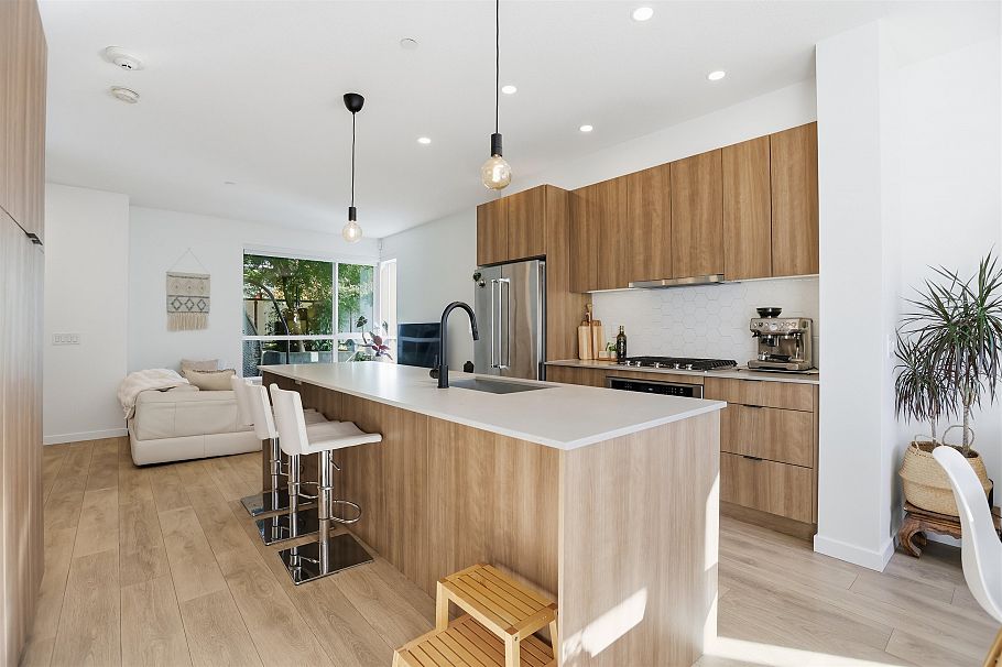 24 533 E 3rd Street North Vancouver, BC - 6