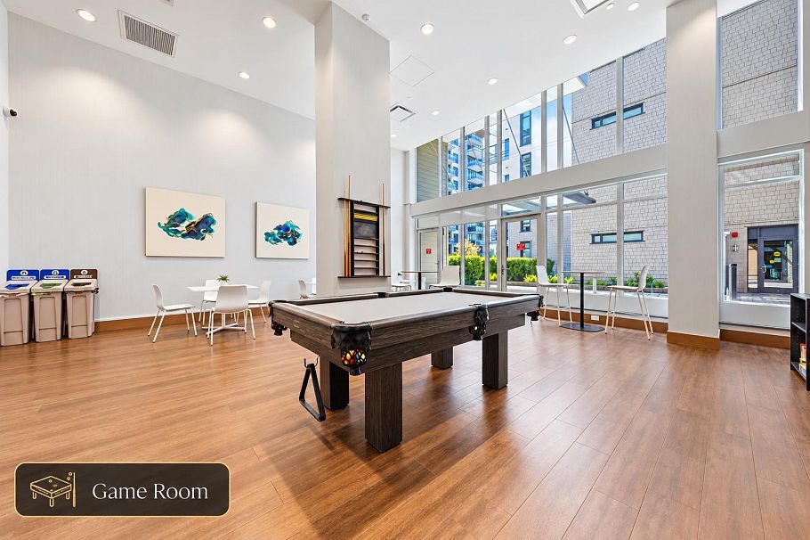 305 2707 Library Lane North Vancouver, BC - 34