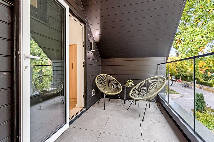 1 3315 W 10th Avenue Vancouver, BC - 19