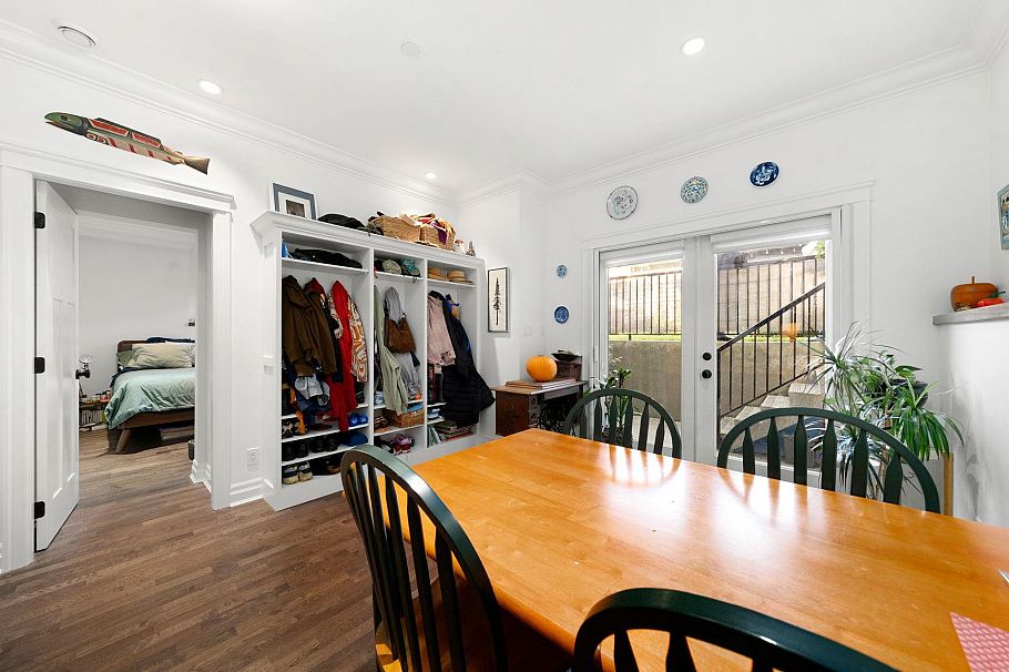 2533 Kitchener Street Vancouver, BC - 24