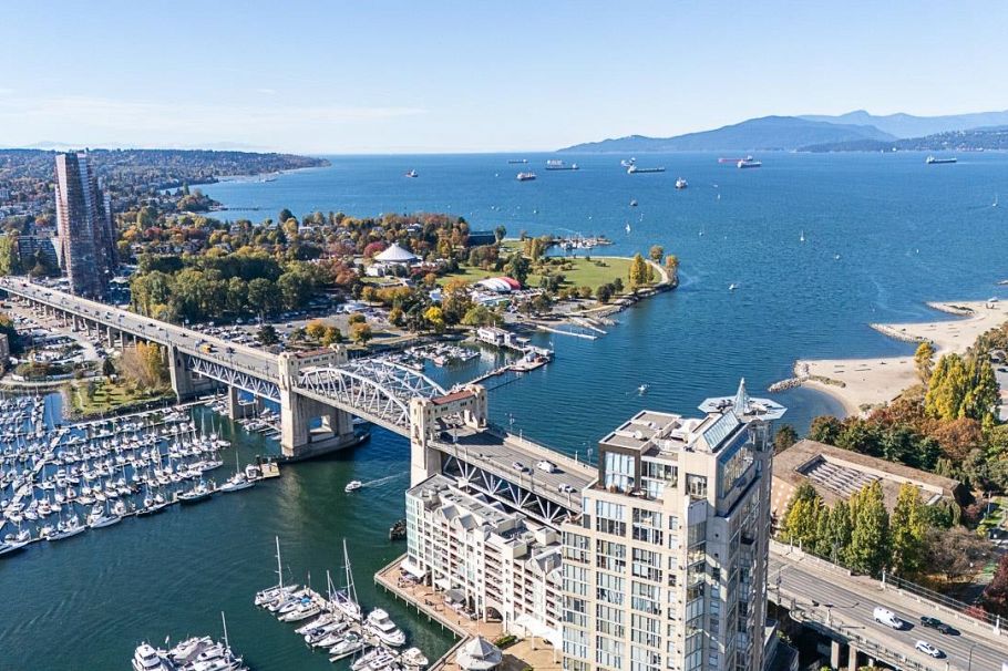 2802 1455 Howe Street Vancouver, BC - 4