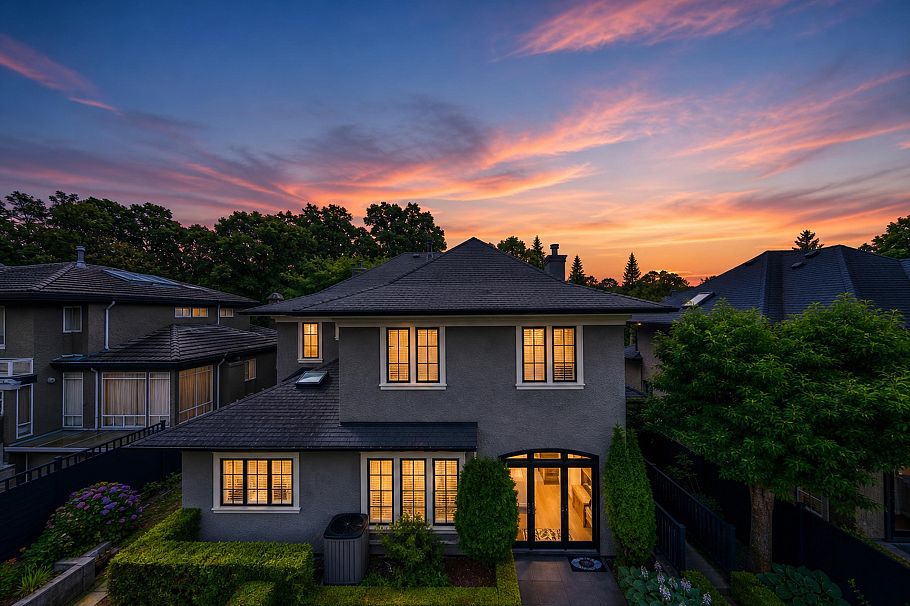 2599 W 36th Avenue Vancouver, BC - 20