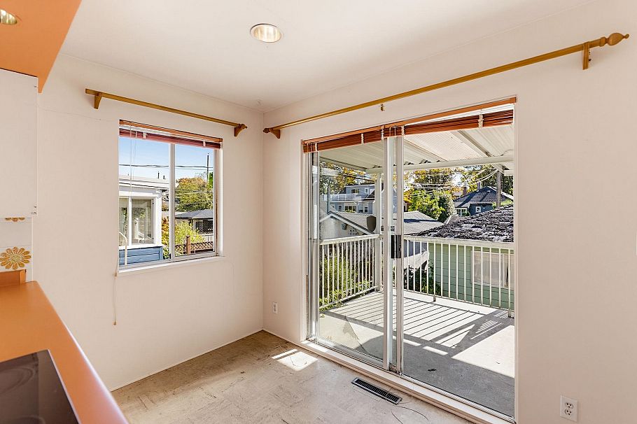 2878 W 14th Avenue Vancouver, BC - 12