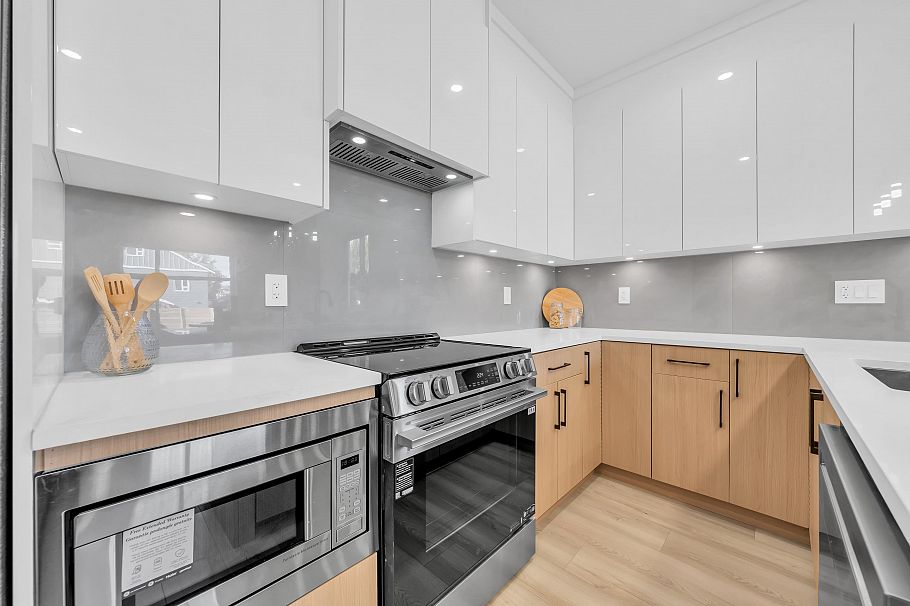 2 4587 Knight Street Vancouver, BC - 13