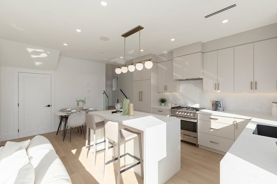 2 2138 W 48th Avenue Vancouver, BC - 5
