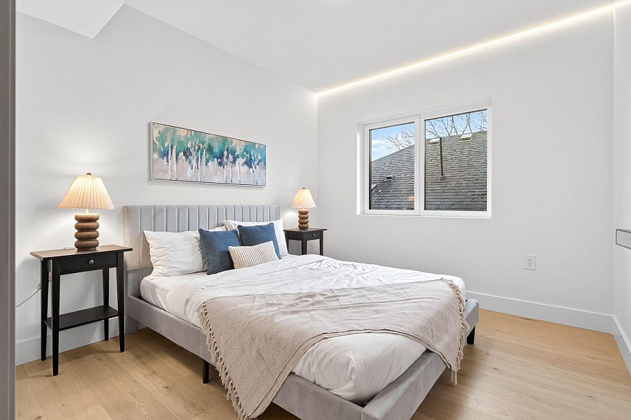 1 3315 W 10th Avenue Vancouver, BC - 14