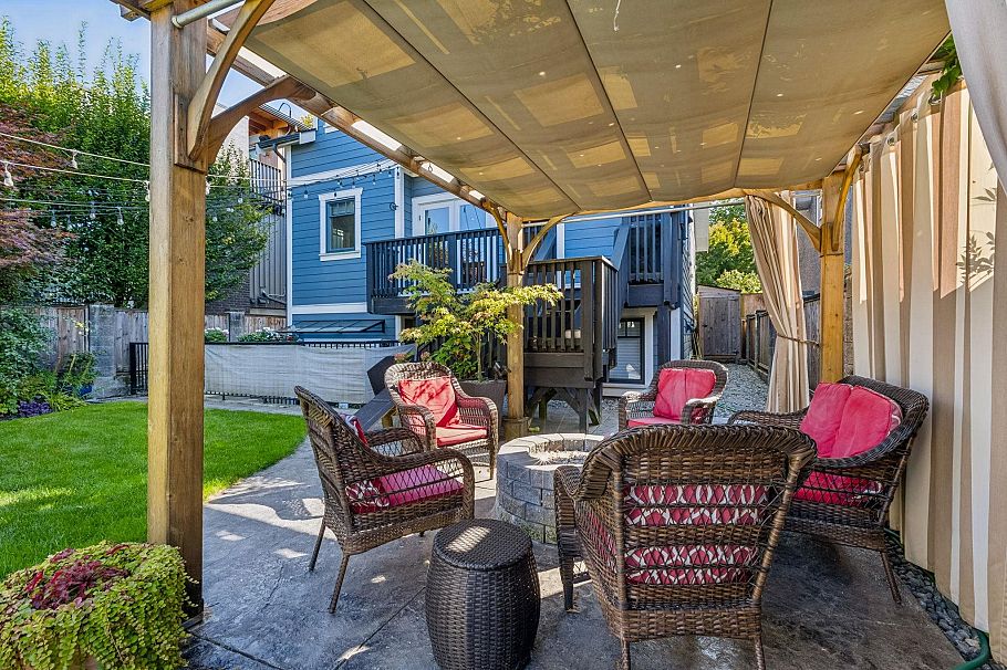 2533 Kitchener Street Vancouver, BC - 22