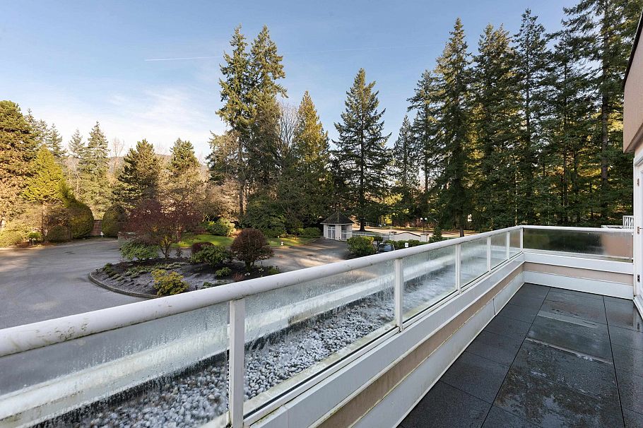 11 2425 Edgemont Boulevard North Vancouver, BC - 30