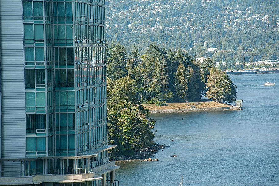 910 1367 Alberni Street Vancouver, BC - 1