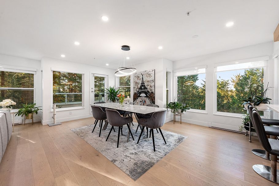 11 2425 Edgemont Boulevard North Vancouver, BC - 11