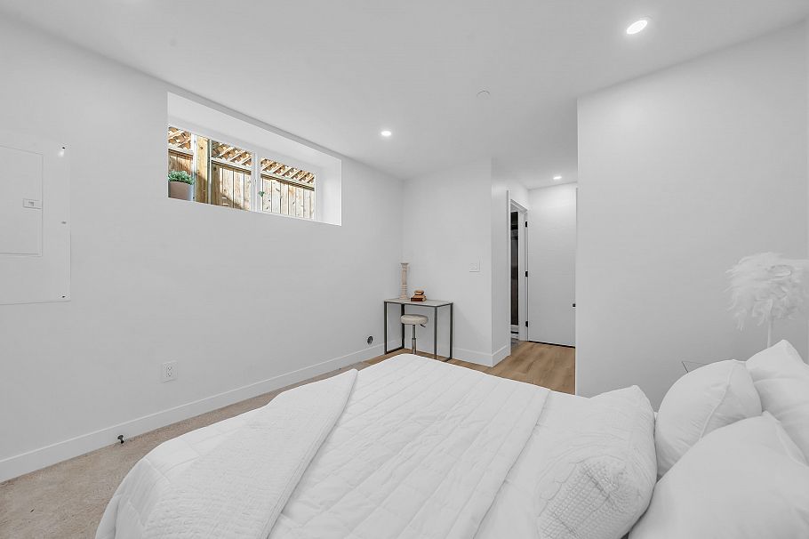 1 2554 Dundas Street Vancouver, BC - 33