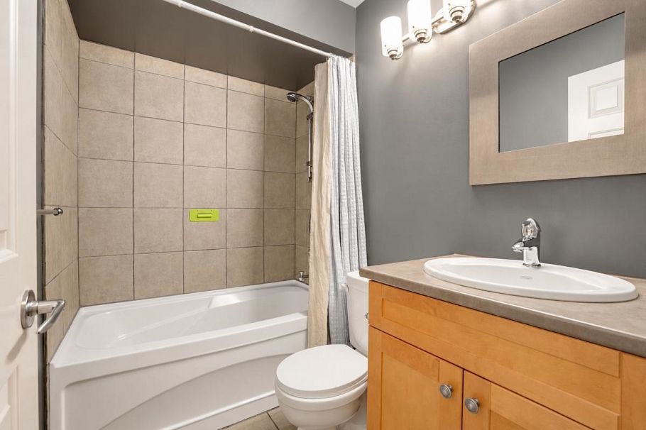 304 223 E Keith Road North Vancouver, BC - 14
