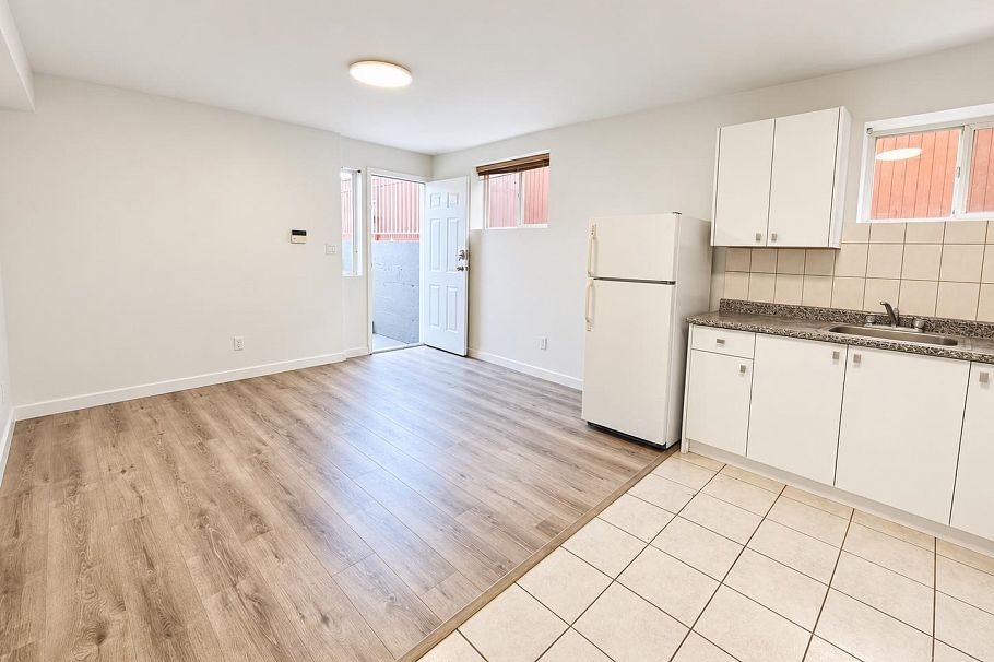 939 E 26th Avenue Vancouver, BC - 7