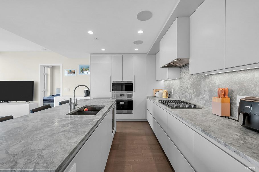 1906 7433 Cambie Street Vancouver, BC - 16