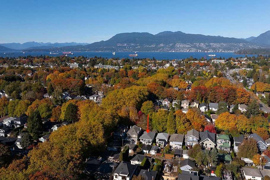 2878 W 14th Avenue Vancouver, BC - 33