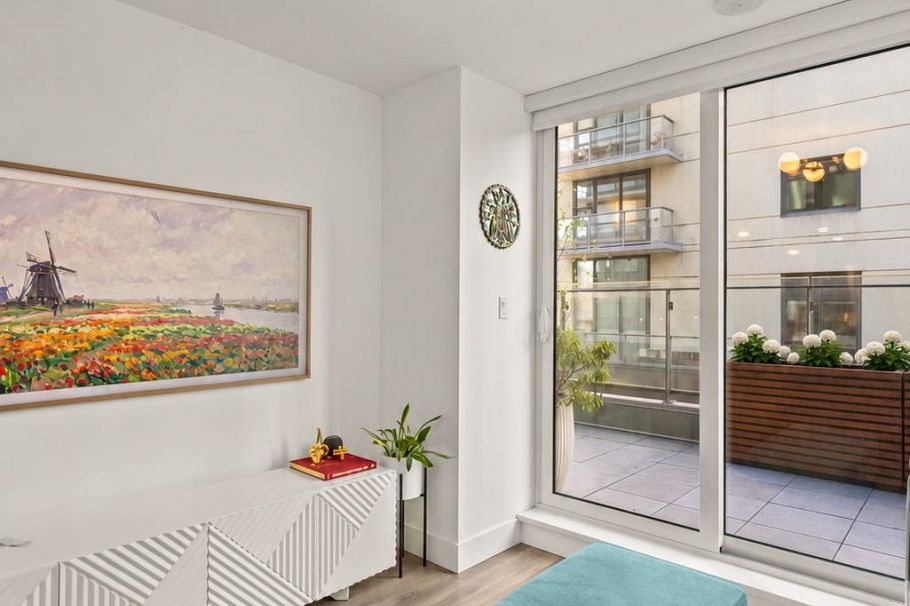 203 1788 Columbia Street Vancouver, BC - 9