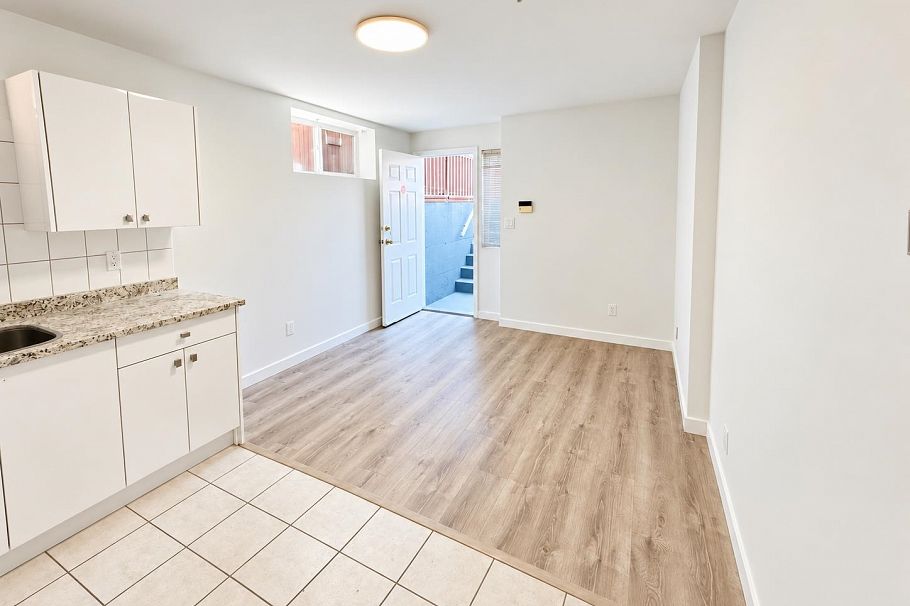 939 E 26th Avenue Vancouver, BC - 3