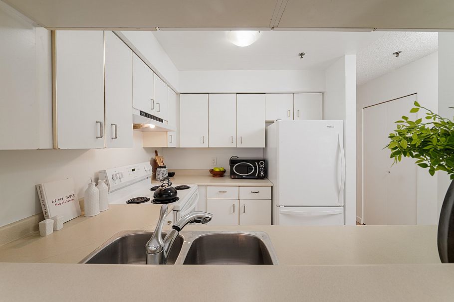 307 1705 Nelson Street Vancouver, BC - 7