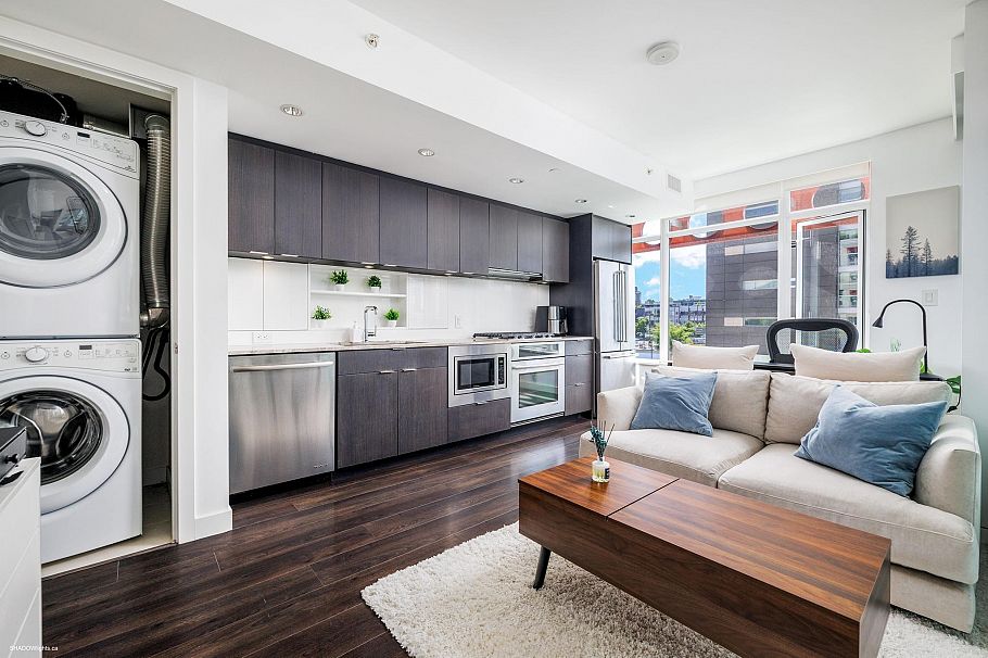 607 161 E 1st Street Vancouver, BC - 3
