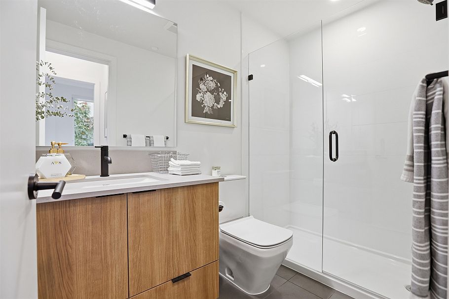 24 533 E 3rd Street North Vancouver, BC - 34