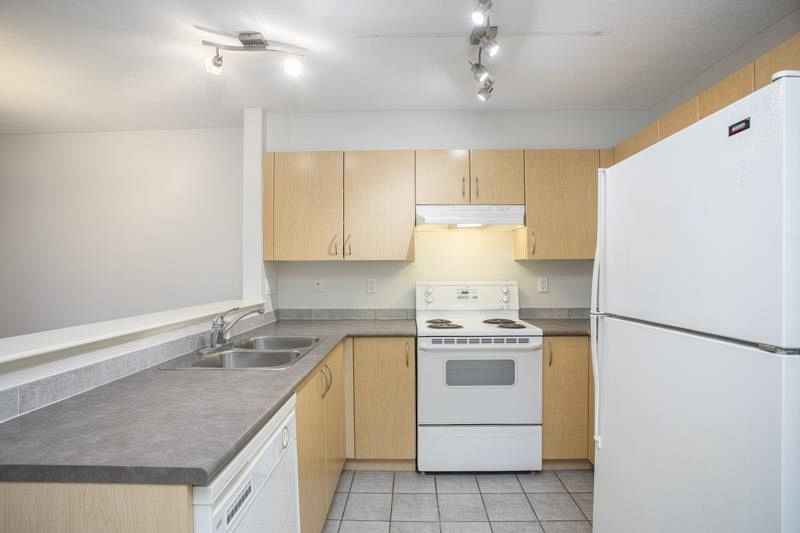 206 137 E 1st Street North Vancouver, BC - 16