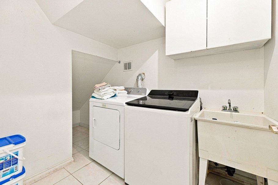 3895 Glendale Street Vancouver, BC - 30