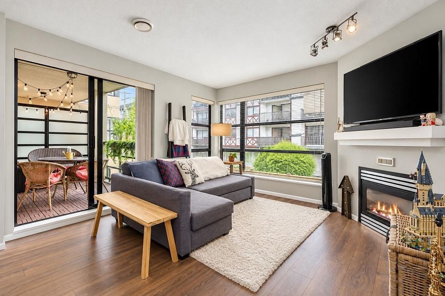 305 124 W 3rd Street North Vancouver, BC - 1