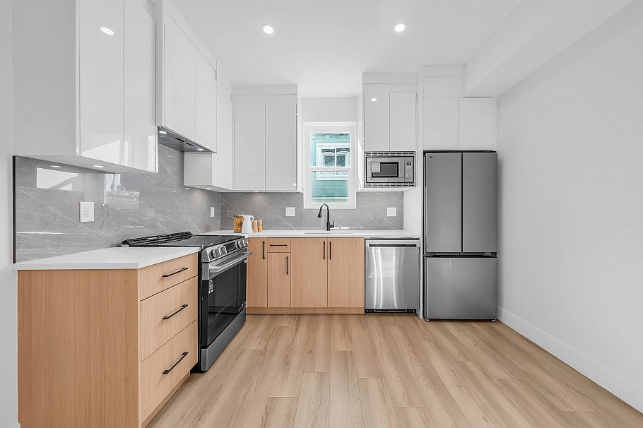 1 2554 Dundas Street Vancouver, BC - 14