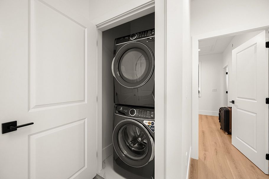 1369 E 63rd Avenue Vancouver, BC - 19