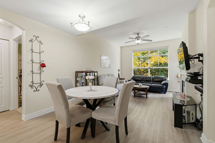 411 960 Lynn Valley Road North Vancouver, BC - 13