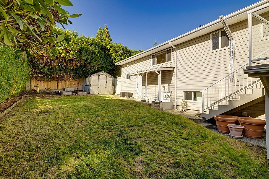2007 Floralynn Crescent North Vancouver, BC - 31
