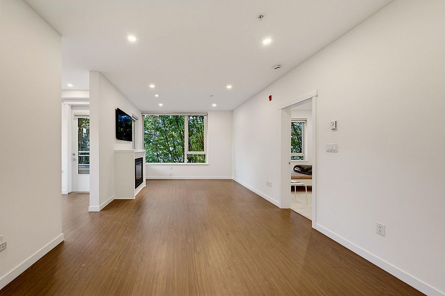 411 119 W 22nd Street North Vancouver, BC - 17