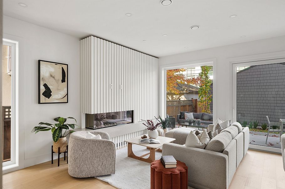 2 3657 W 11th Avenue Vancouver, BC - 4