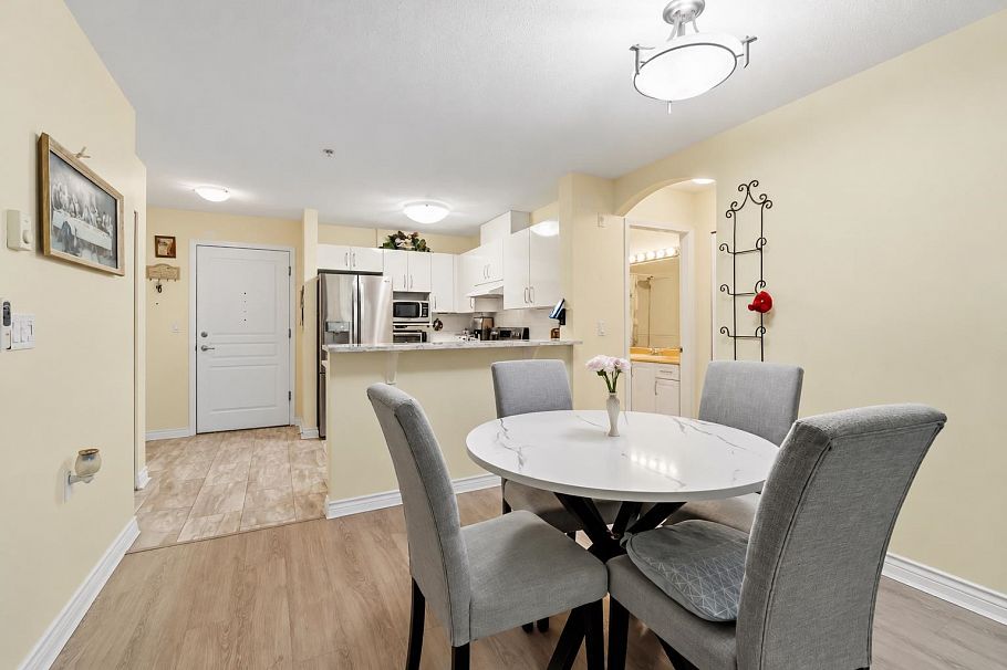 411 960 Lynn Valley Road North Vancouver, BC - 9