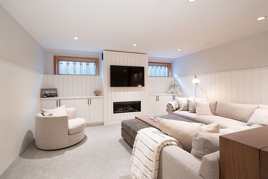 4592 Cove Cliff Road North Vancouver, BC - 24