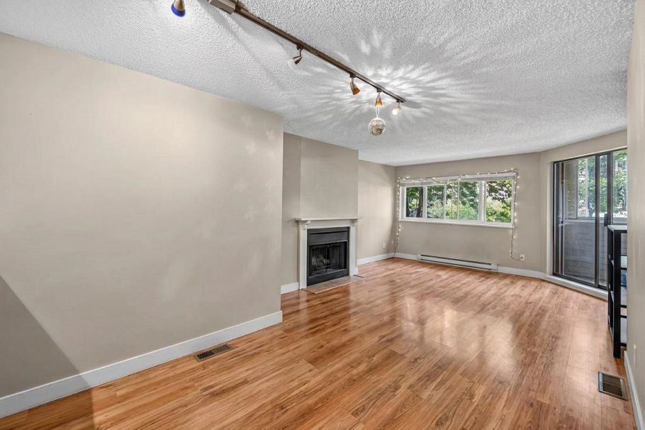 202 936 Bute Street Vancouver, BC - 2