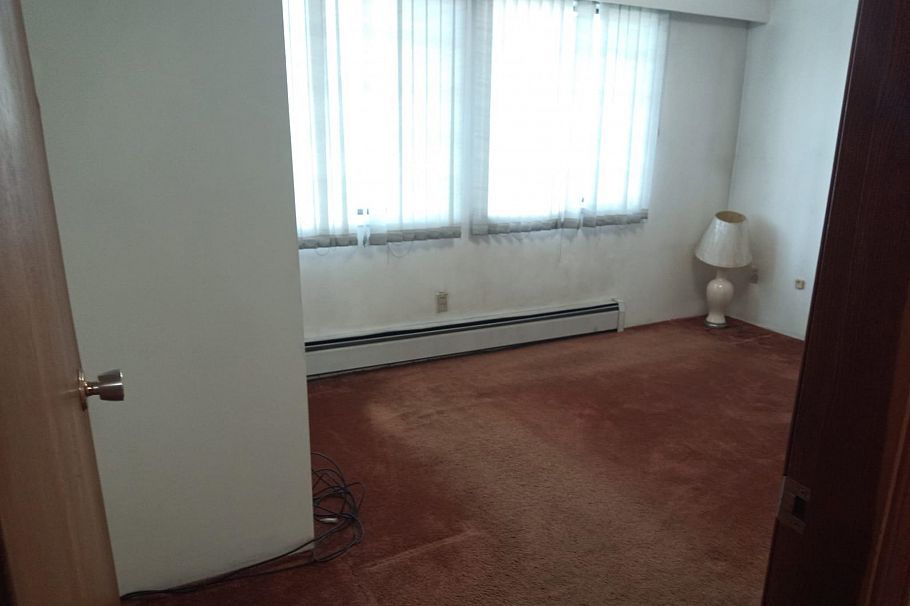 2086 E 49th Avenue Vancouver, BC - 3